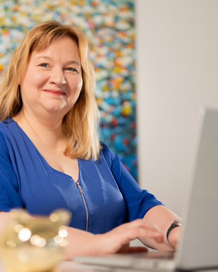 Stephanie Schmitz – Deine persönliche Baufinanzierungs-Beraterin
